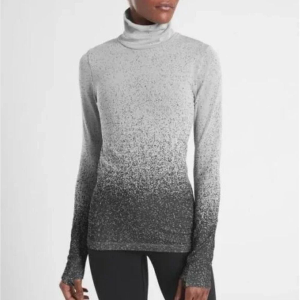 Athleta Flurry Blizzard Gradient Ombre Gray Black Thumbhole Turtleneck Top No Sz